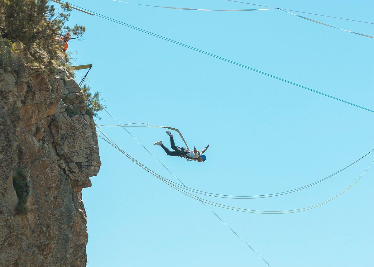 Rope jumping 65 meters